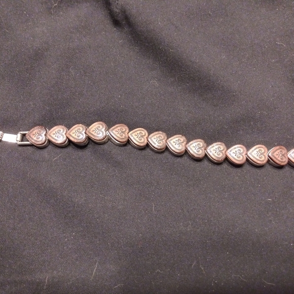 Wood Look Heart Bracelet - Picture 6 of 6